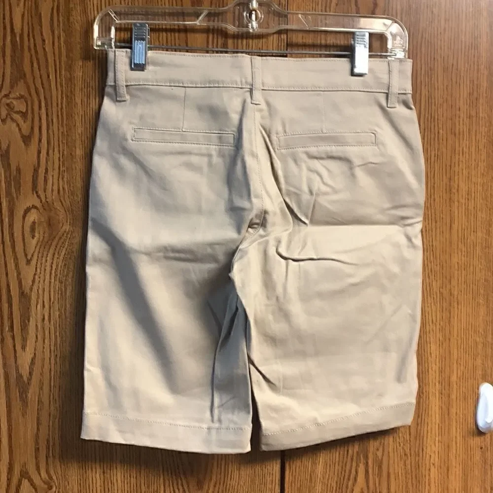 🔥5/20🔥 Old Navy Bermuda Khaki Shorts Sz 12 NWOT